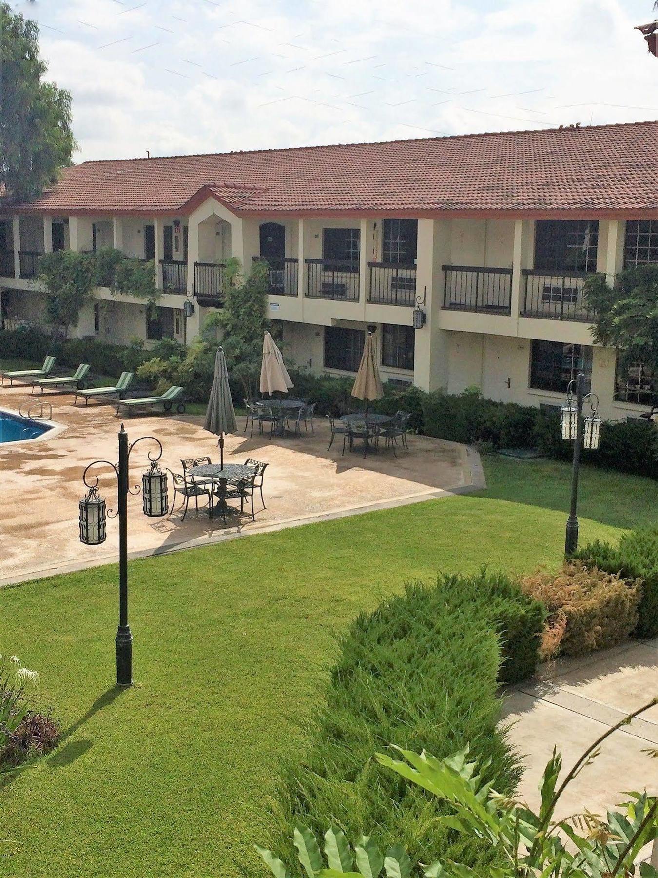 กิงตา โดราดา โฮเต็ล แอนด์ สวีท Hotel ซัลติโญ ภายนอก รูปภาพ